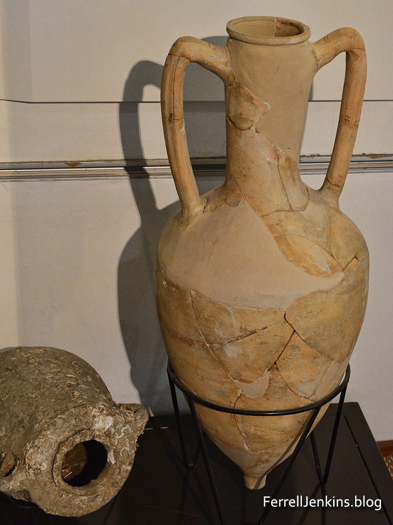An amphora fromthe Hellenistic Period. This one is displayed at the Hecht Museum, University of Haifa. Photo by Ferrell Jenkins.